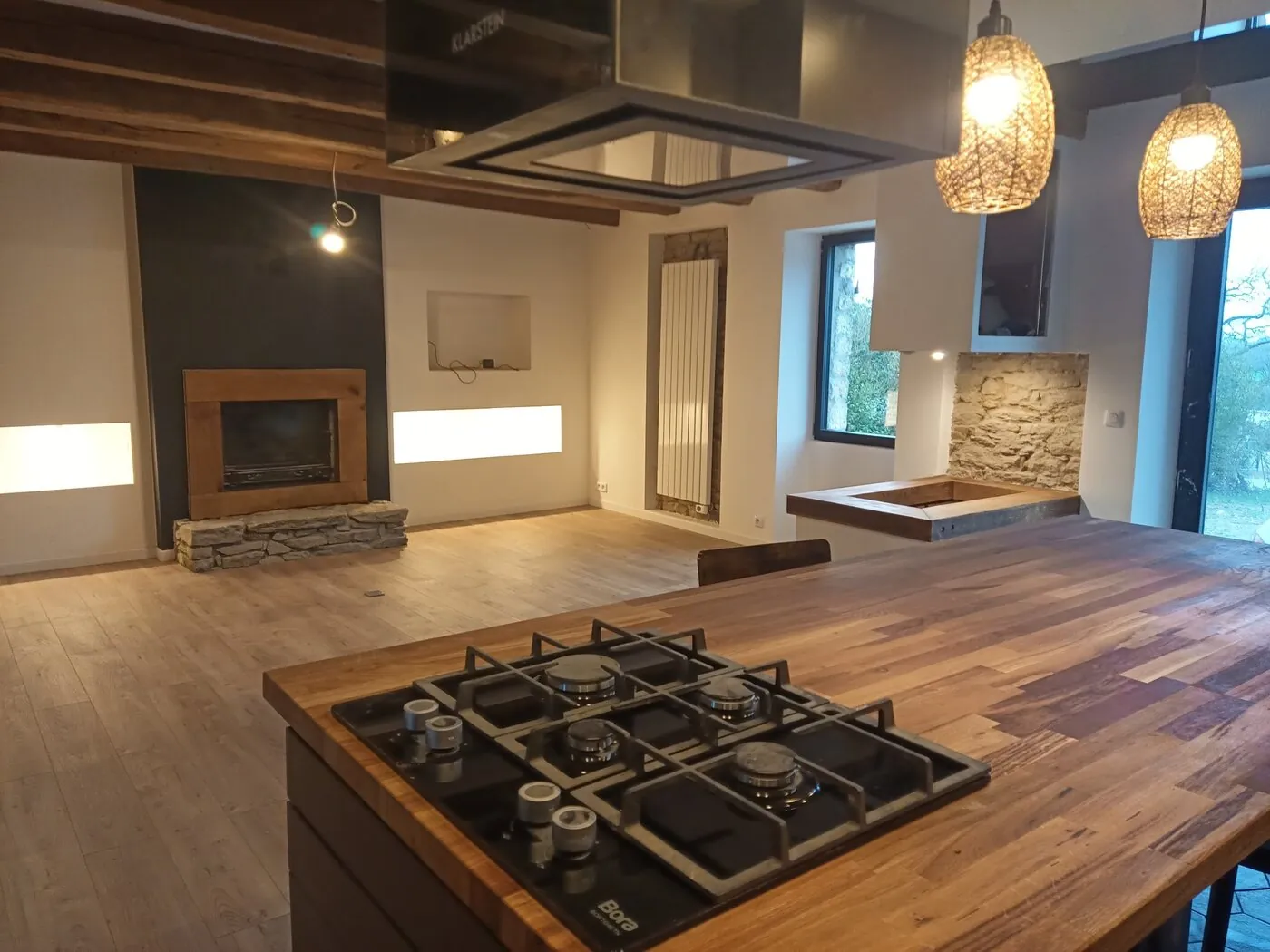 Cuisine ouverte, îlot en bois