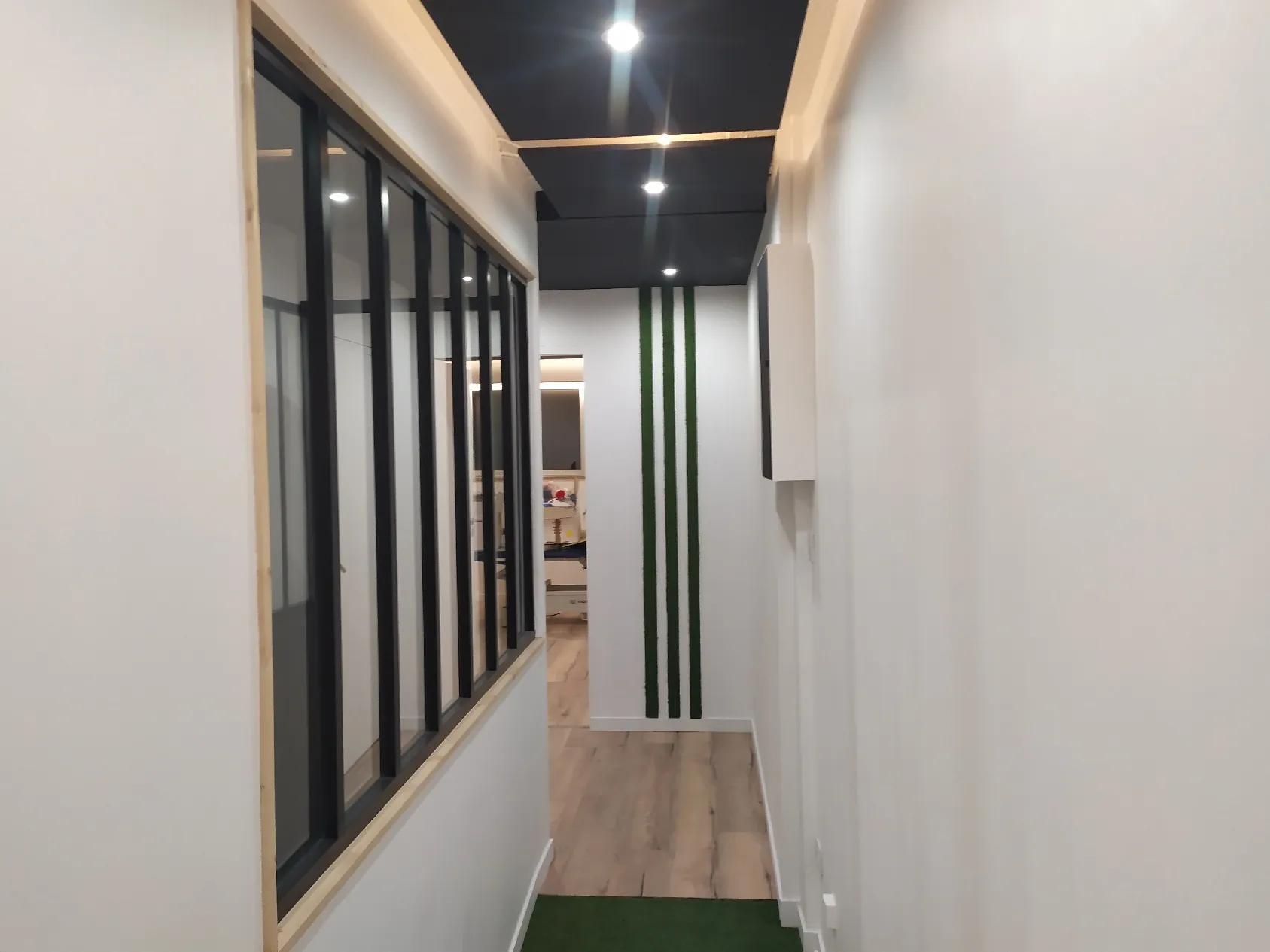 Couloir de cabinet de podologie